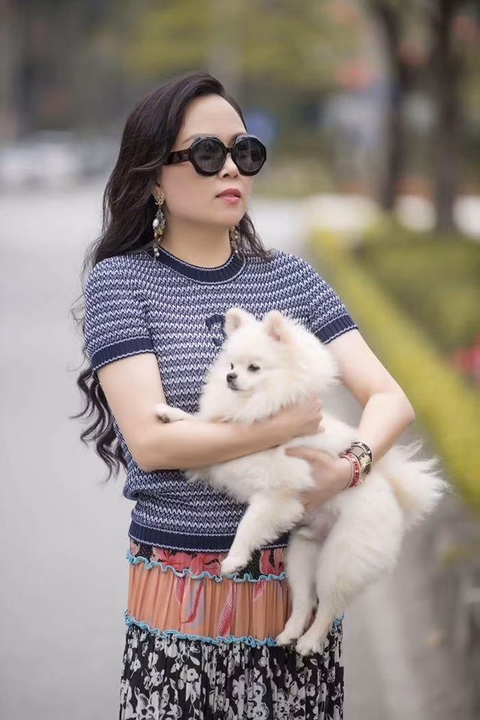 Phong cách phối đồ "có một không hai" của Phượng Chanel mùa dịch Covid-19 ảnh 22