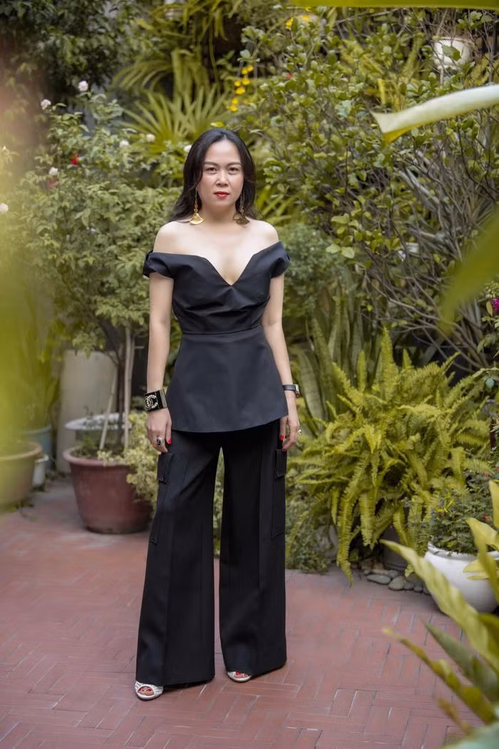 Phong cách phối đồ "có một không hai" của Phượng Chanel mùa dịch Covid-19 ảnh 19