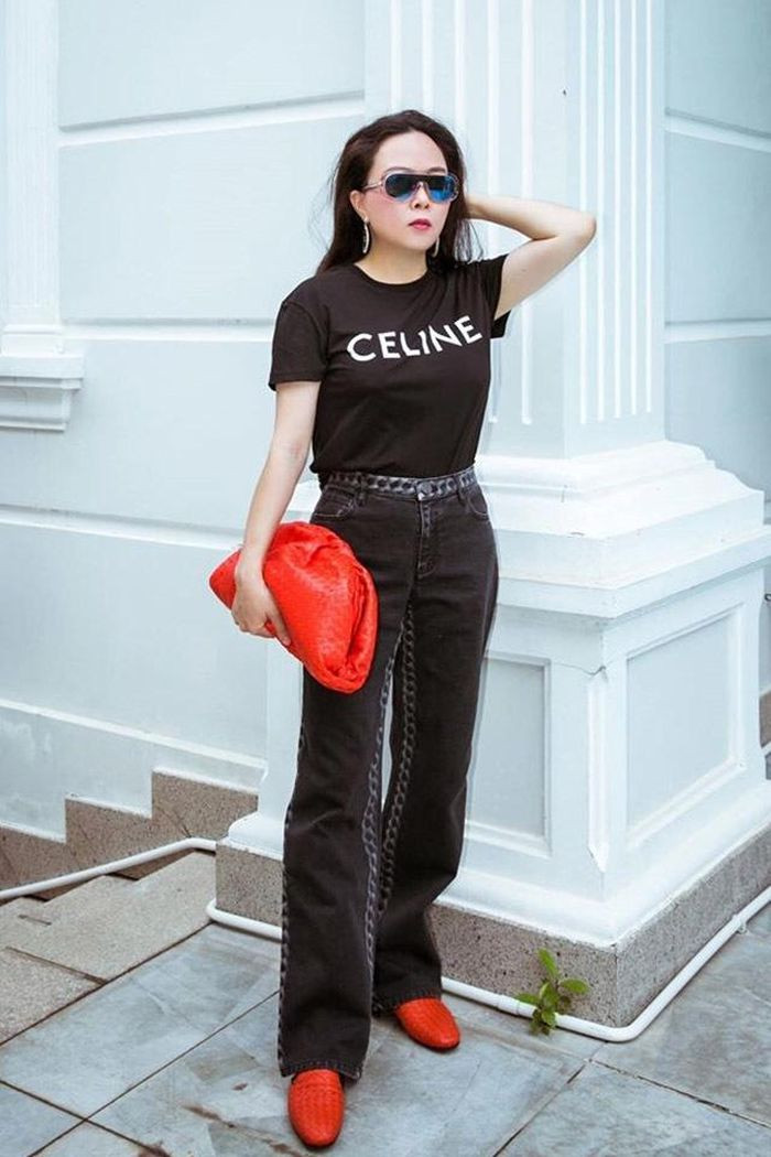 Phong cách phối đồ "có một không hai" của Phượng Chanel mùa dịch Covid-19 ảnh 21 Phong cách phối đồ "có một không hai" của Phượng Chanel mùa dịch Covid-19 ảnh 21