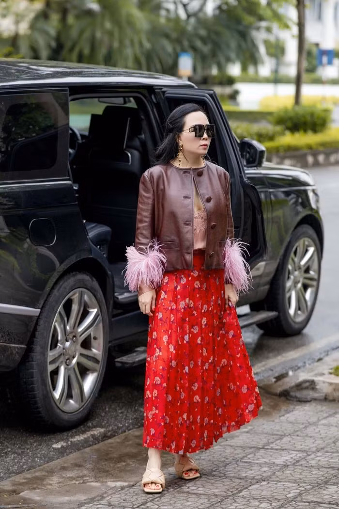 Phong cách phối đồ "có một không hai" của Phượng Chanel mùa dịch Covid-19 ảnh 10