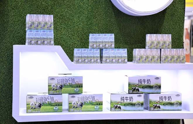 Vinamilk xuất khẩu sữa tươi Organic đi Trung Quốc, ra mắt ấn tượng tốt tại Triển lãm quốc tế Thượng Hải 2021 ảnh 2