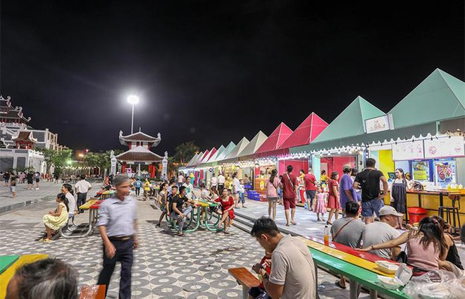 Asia Park trở lại ngoạn mục với hàng loạt sự kiện chào năm mới 2021 ảnh 3 Được ăn, được chơi, được “gói mang về”, du khách háo hức mong chờ ngày trở lại bùng nổ của Công viên châu Á ảnh 4