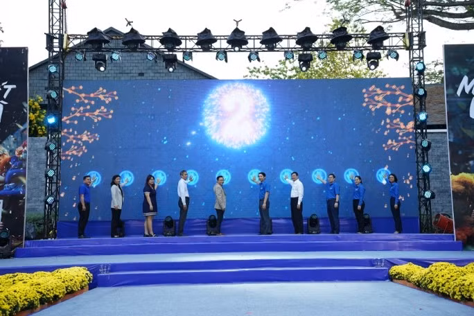 Nghi thức phát động chương trình.