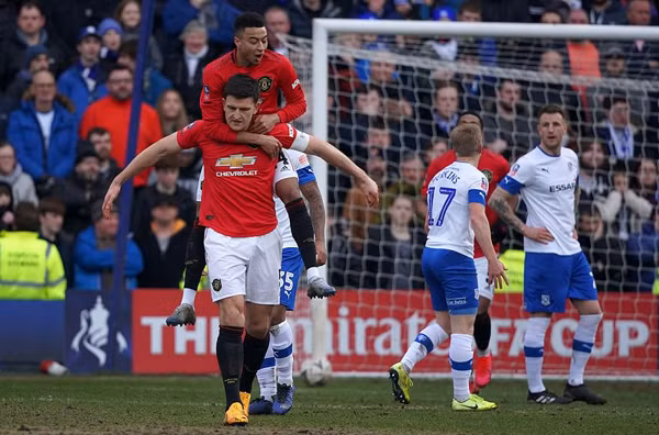 Man United thắng dễ Tranmere Rovers