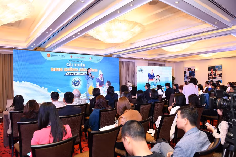 Hội thảo có sự tham gia của các chuyên gia hàng đầu cùng thảo luận về giải pháp cải thiện dinh dưỡng bữa sáng của trẻ.