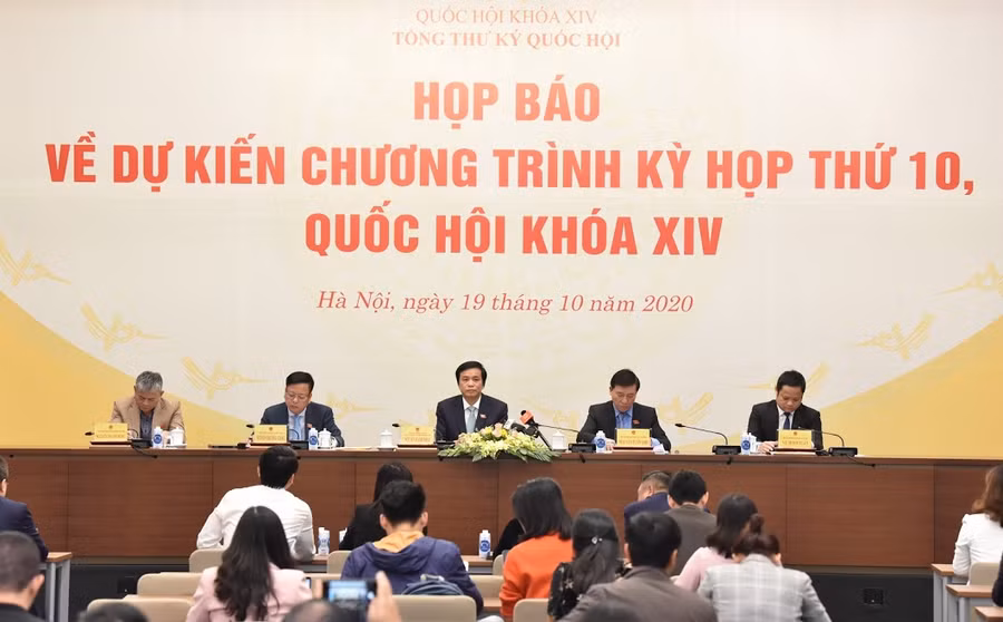 Quốc hội mặc niệm đại biểu Nguyễn Văn Man trong phiên họp ngày 20/10