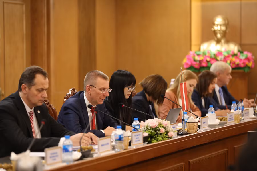 Đoàn công tác Bộ Ngoại giao Latvia làm việc với Bộ Giáo dục - Đào tạo Việt Nam