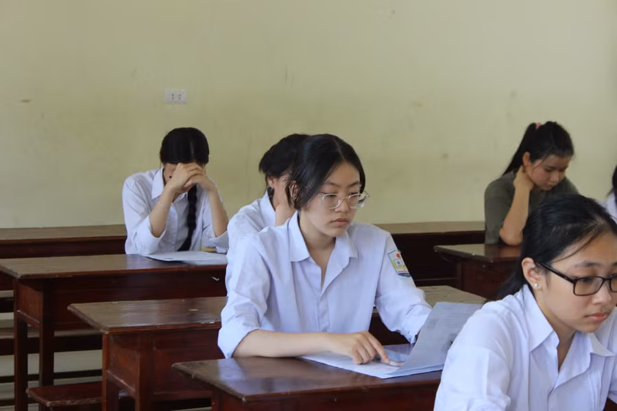 Các thí sinh rà soát, kiểm tra lại thông tin cá nhân.