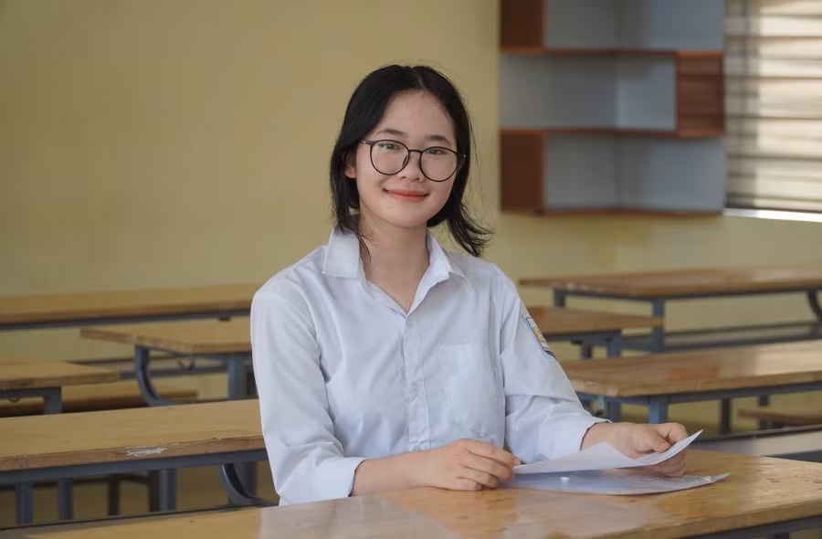 Kỳ thi tốt nghiệp THPT 2024, Hà Tĩnh có hơn 17.000 thí sinh dự thi. Trong đó có hơn 8.000 thí sinh nữ. (Trong ảnh thí sinh Khánh Huyền - HS Trường THPT Phan Đình Phùng).