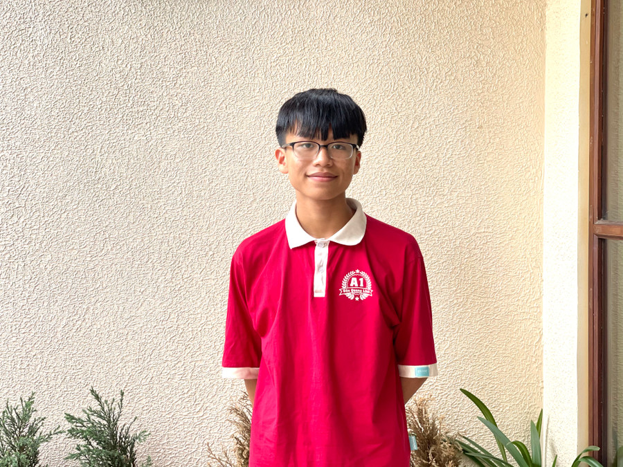 Em Nguyễn Tiến Mỹ (lớp 9A, Trường THCS Đậu Quang Lĩnh) - tân thủ khoa đầu vào môn Toán Trường THPT chuyên Hà Tĩnh. Em Nguyễn Tiến Mỹ (lớp 9A, Trường THCS Đậu Quang Lĩnh) - tân thủ khoa đầu vào môn Toán Trường THPT chuyên Hà Tĩnh.