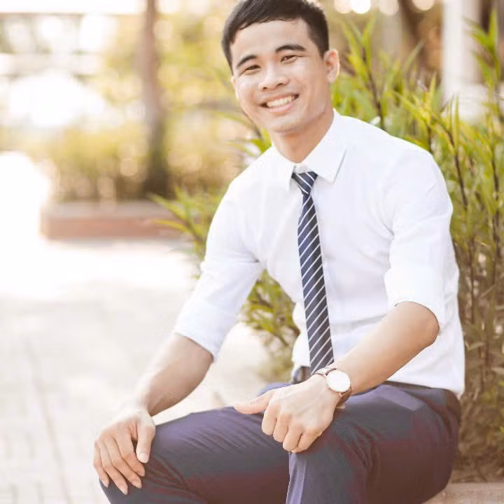 Thầy giáo Nguyễn Cao Thiên dạy Toán, Trường THPT Cẩm Bình (Hà Tĩnh).