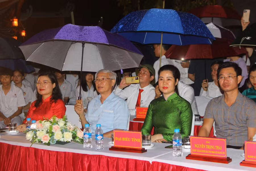 Các đại biểu tham dự lễ tuyên dương.