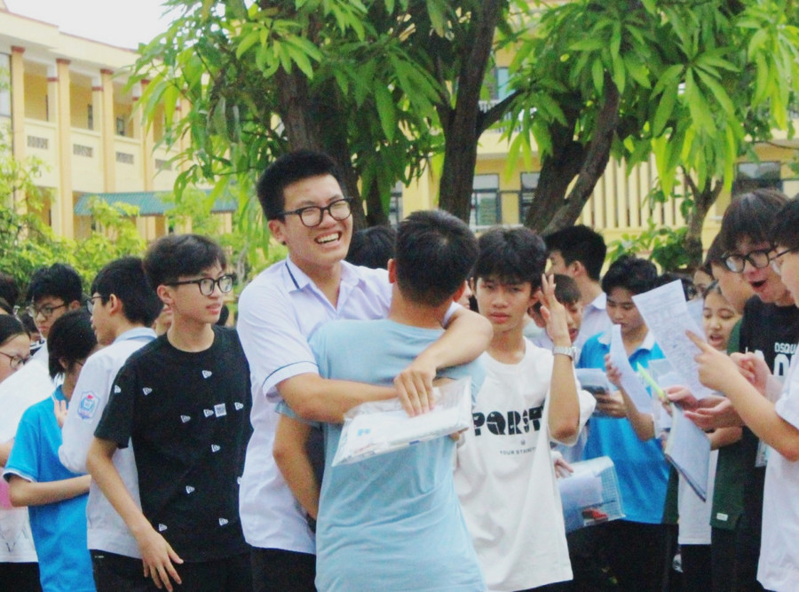 Với hơn 17.800 thí sinh, đây là môn thi cuối cùng của kỳ thi tuyển sinh lớp 10 công lập.