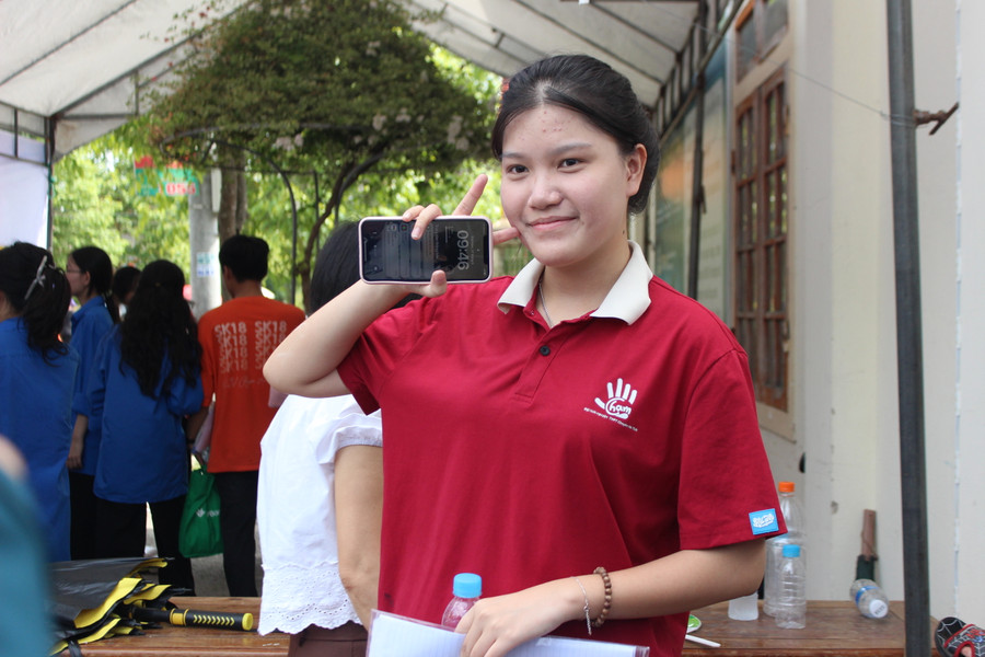 Em Lê Phương Thảo (Trường THPT chuyên Hà Tĩnh) tỏ ra rất tự tin với bài thi Ngữ văn.