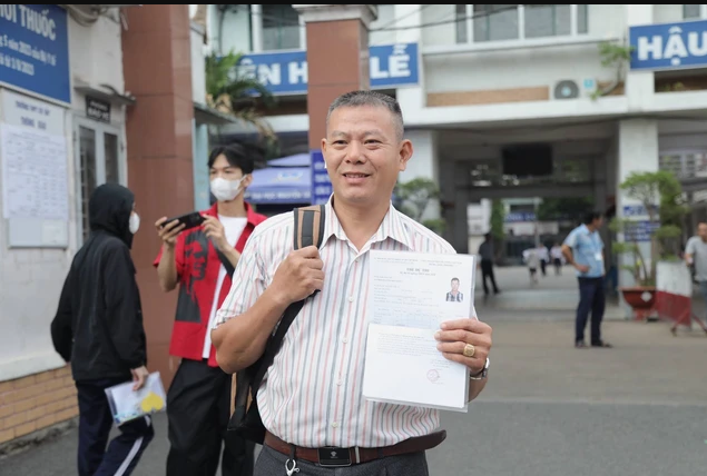 Anh Nguyễn Thế Tú quyết tâm đạt kết quả cao trong kỳ thi tốt nghiệp THPT. Ảnh: TSMT TPHCM. Anh Nguyễn Thế Tú quyết tâm đạt kết quả cao trong kỳ thi tốt nghiệp THPT. Ảnh: TSMT TPHCM.