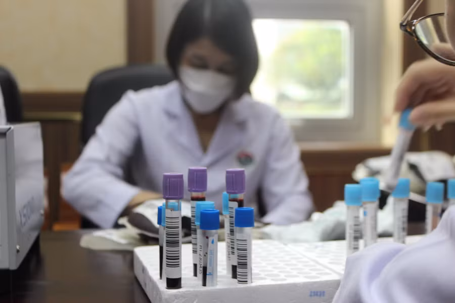 Lượng máu hiến thu được từ ngày hội sẽ được bệnh viện Đa khoa Hà Tĩnh bảo quản, sử dụng hiệu quả, đúng mục đích.