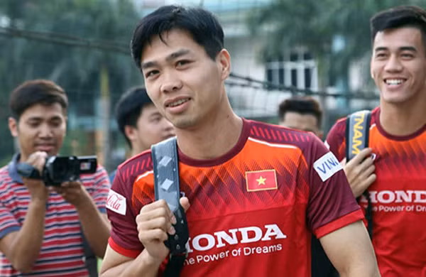 1/1 tới Công Phượng sẽ về nước và sẵn sàng cho các kế hoạch của CLB TP.HCM