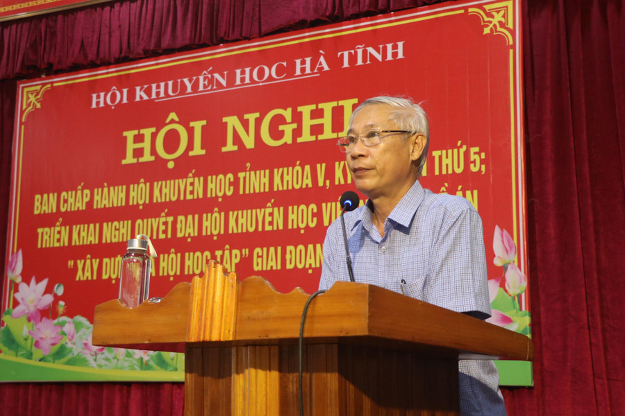 Ông Đoàn Đình Anh, Chủ tịch Hội Khuyến học Hà Tĩnh phát biểu tại hội nghị. Ông Đoàn Đình Anh, Chủ tịch Hội Khuyến học Hà Tĩnh phát biểu tại hội nghị.