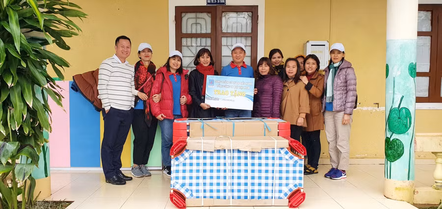 traotangtaitro/ Trao niềm vui chia sẻ đến các điểm trường xa xôi