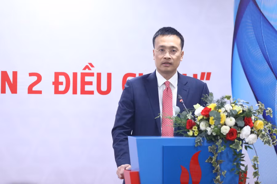 hát biểu cảm ơn và chúc mừng của ông Phạm Quang Dũng, Ủy viên BCH Đảng bộ Khối DNTW, Phó Bí thư Đảng ủy, TGĐ Vietcombank