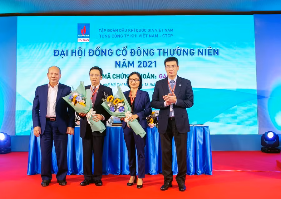 Tri ân các cán bộ đã hoàn thành xuất sắc nhiệm vụ