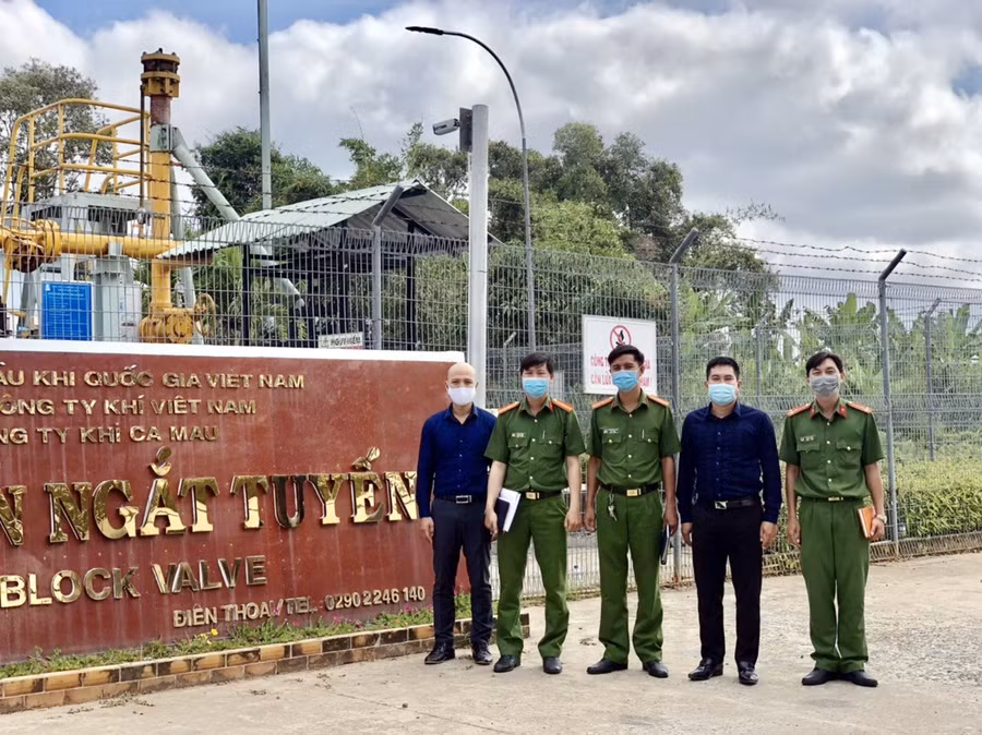 Tăng cường các cuộc gặp gỡ, phối hợp kiểm tra công tác an toàn hệ thống khí trên bờ