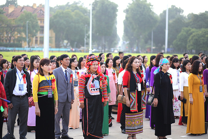 Các thầy cô được chọn lựa từ những tấm gương vượt khó trên mọi miền Tổ quốc...