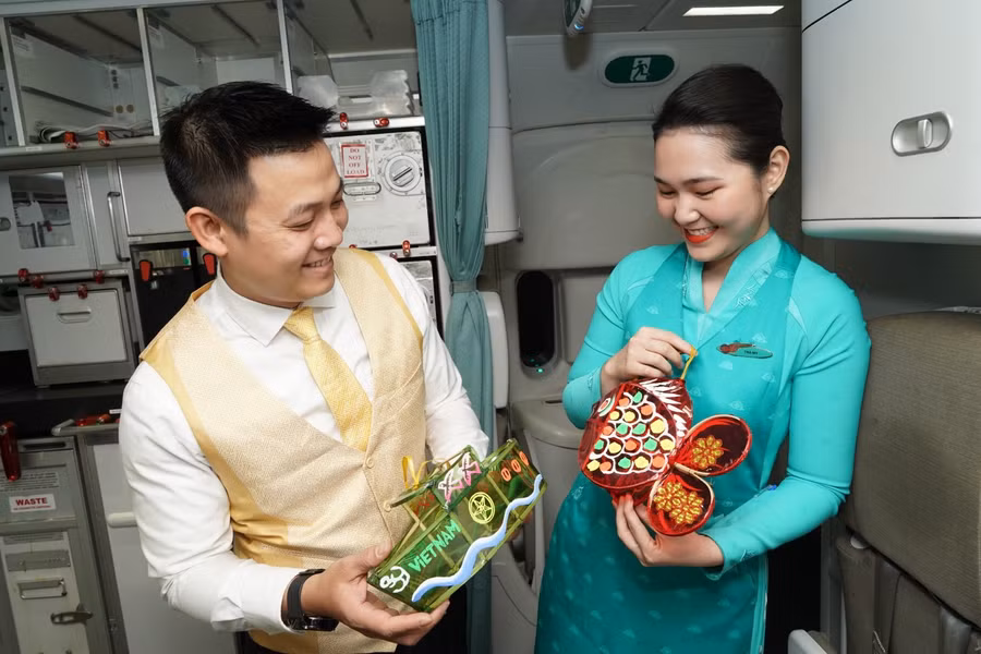 Đèn lồng Trung Thu được chế tác tại làng nghề Phú Bình bởi các gia đình đã giữ nghề truyền thống qua nhiều đời.