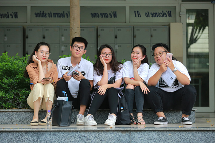 Thời tiết ở phần lớn các tỉnh, thành phố nhìn chung khá thuận lợi, giao thông bảo đảm an toàn giúp cho các thí sinh đến dự thi.