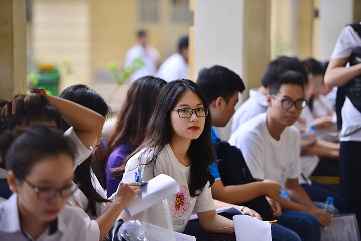 Trước đó, vào chiều ngày 24/6, gần 900.000 thí sinh đã đến làm thủ tục nhận phòng, đăng ký thi.