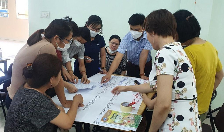 Các giáo viên tham gia tập huấn tại Trường Tiểu học An Bình (TP Thủ Đức). Các giáo viên tham gia tập huấn tại Trường Tiểu học An Bình (TP Thủ Đức).