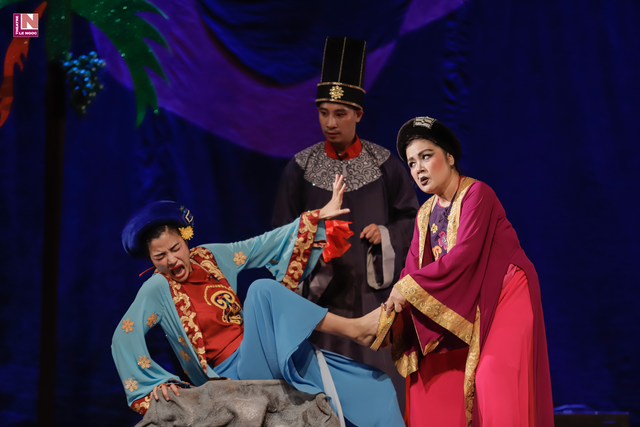 Màn thử hài trong "Tấm Cám" của sân khấu Lệ Ngọc.