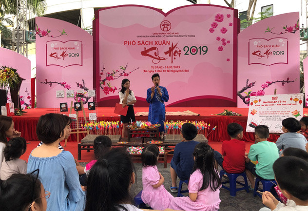 Nghệ nhân Đặng Văn Hậu giới thiệu về các trường phái nặn tò he Nghệ nhân Đặng Văn Hậu giới thiệu về các trường phái nặn tò he