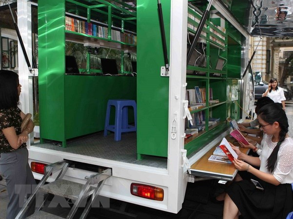 Chiếc xe như một thế giới thu nhỏ.