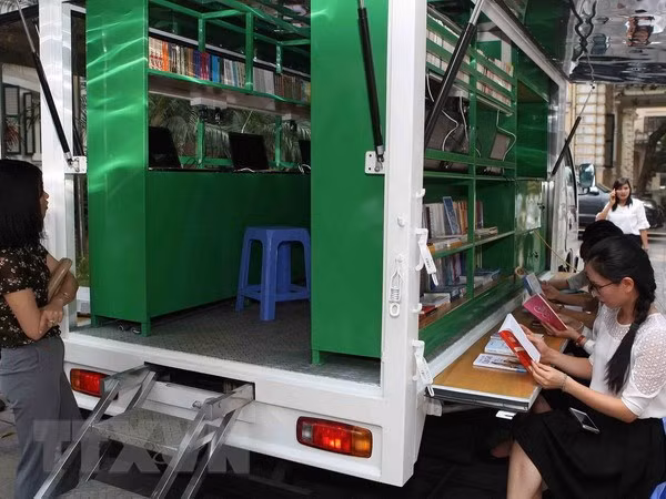 Chiếc xe như một thế giới thu nhỏ.