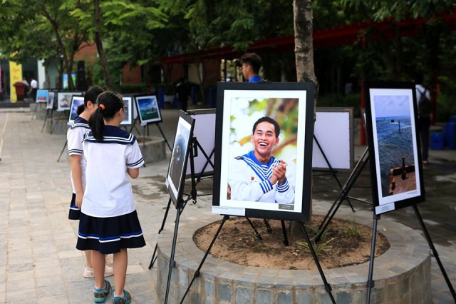 Hiểu và thêm yêu biển đảo quê hương. Hiểu và thêm yêu biển đảo quê hương.