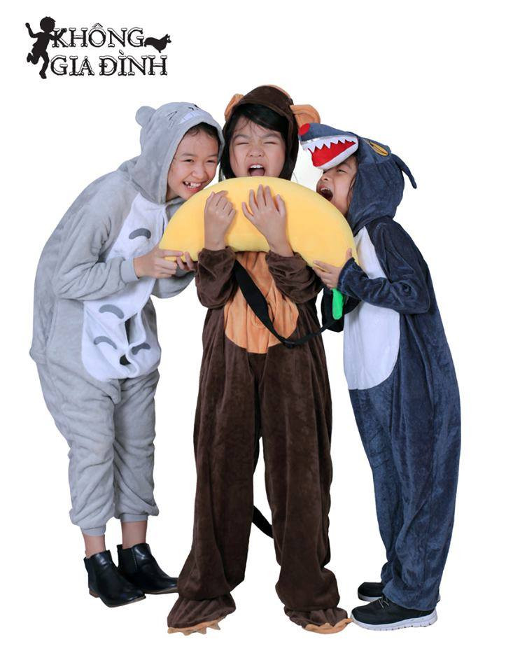 Các bạn nhỏ hào hứng vào vai các nhân vật trong "Không gia đình" Các bạn nhỏ hào hứng vào vai các nhân vật trong "Không gia đình"