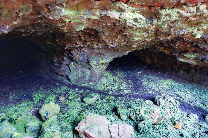 Những ngã rẽ trong các hang động nối với nhau Những ngã rẽ trong các hang động nối với nhau