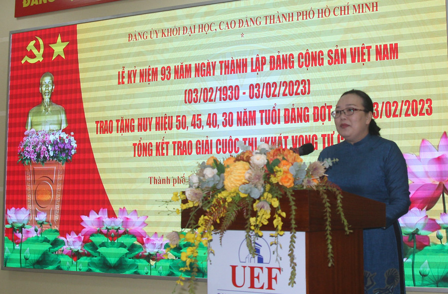 Bà Nguyễn Thị Minh Hồng phát biểu tại lễ kỷ niệm.