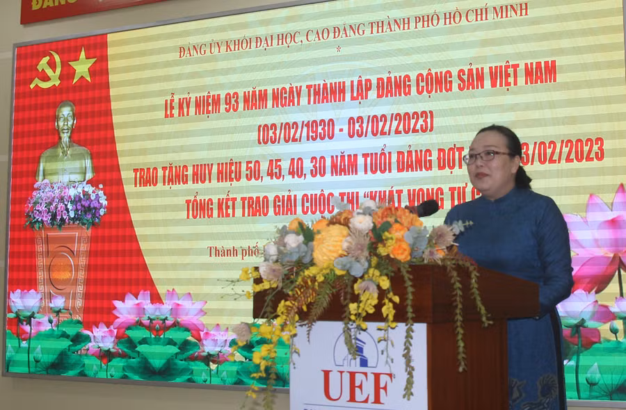 Bà Nguyễn Thị Minh Hồng phát biểu tại lễ kỷ niệm.