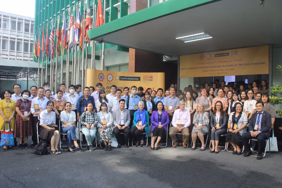Các đại biểu tham dự hội thảo quốc tế về về nghiên cứu và giảng dạy tiếng Anh lần thứ 13.