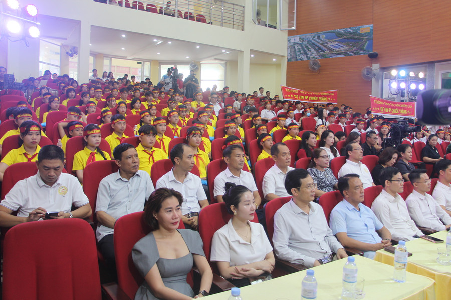 Chương trình thu hút đông đảo học sinh trên địa bàn thành phố Điện Biên Phủ, huyện Điện Biên tham gia theo dõi và cổ vũ.