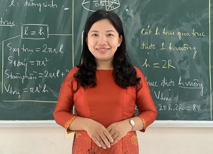 Cô Lê Phan Phương Ngọc - Tổ trưởng chuyên môn Toán, Trường THPT Nguyễn Hữu Thọ. Cô Lê Phan Phương Ngọc - Tổ trưởng chuyên môn Toán, Trường THPT Nguyễn Hữu Thọ.