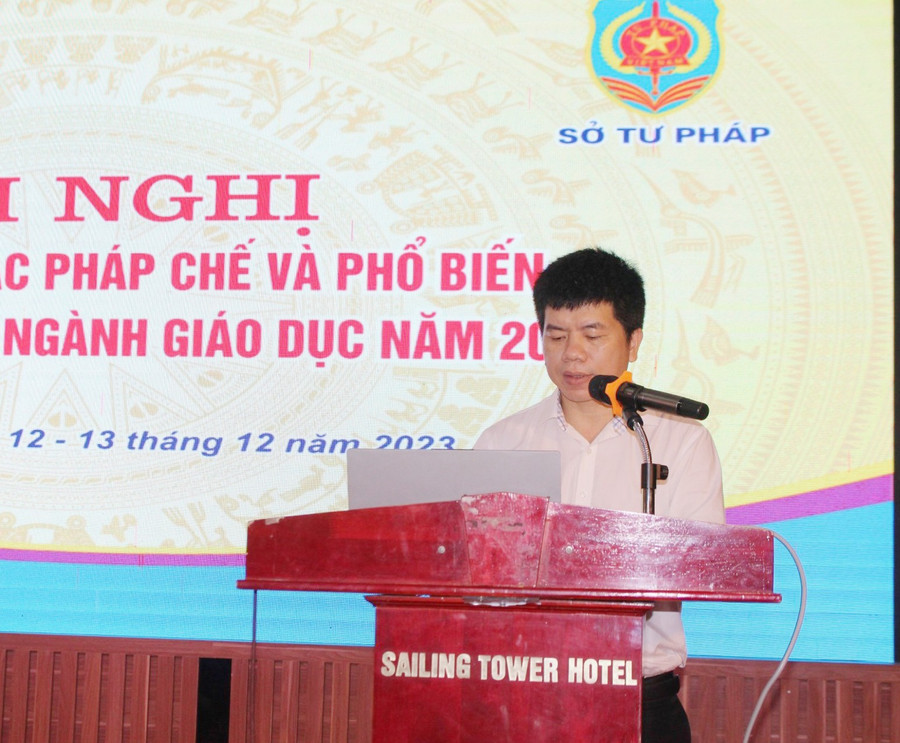 Ông Nguyễn Hồng Cường - Phó Giám đốc Sở GD&ĐT Hà Tĩnh phát biểu khai mạc Hội nghị. Ông Nguyễn Hồng Cường - Phó Giám đốc Sở GD&ĐT Hà Tĩnh phát biểu khai mạc Hội nghị.