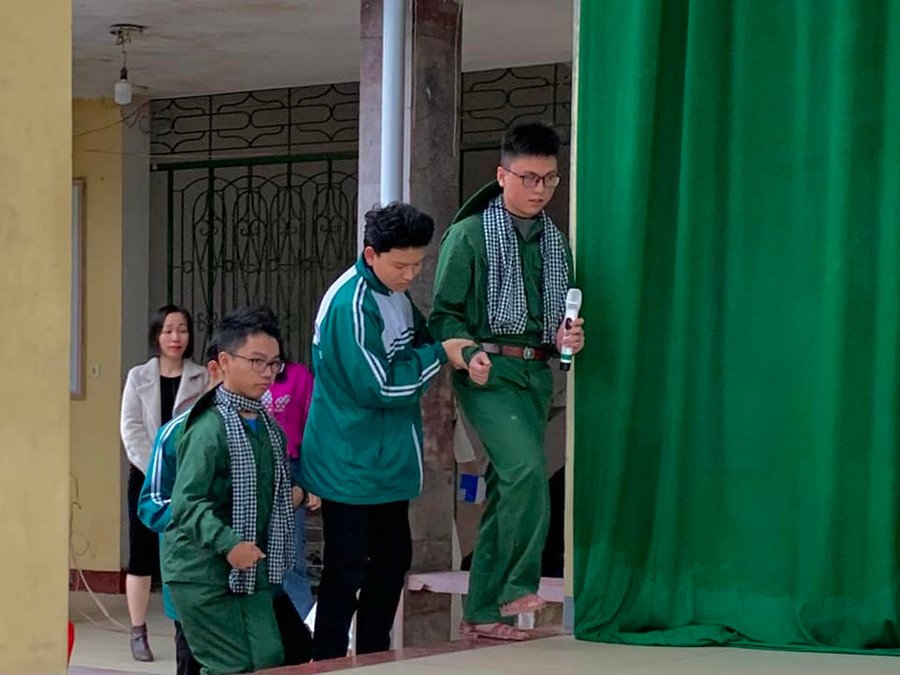 Nam Khánh tham gia các hoạt động ngoại khóa tại trường.