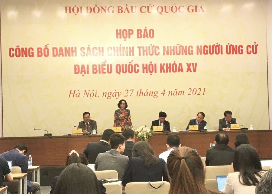 Quang cảnh buổi họp báo.