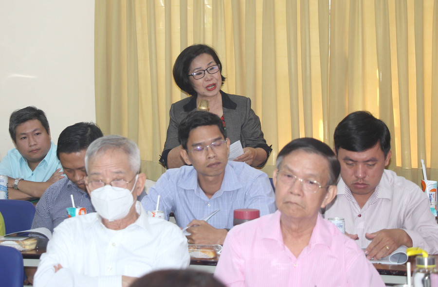 Các đại biểu tham gia đóng góp ý kiến.