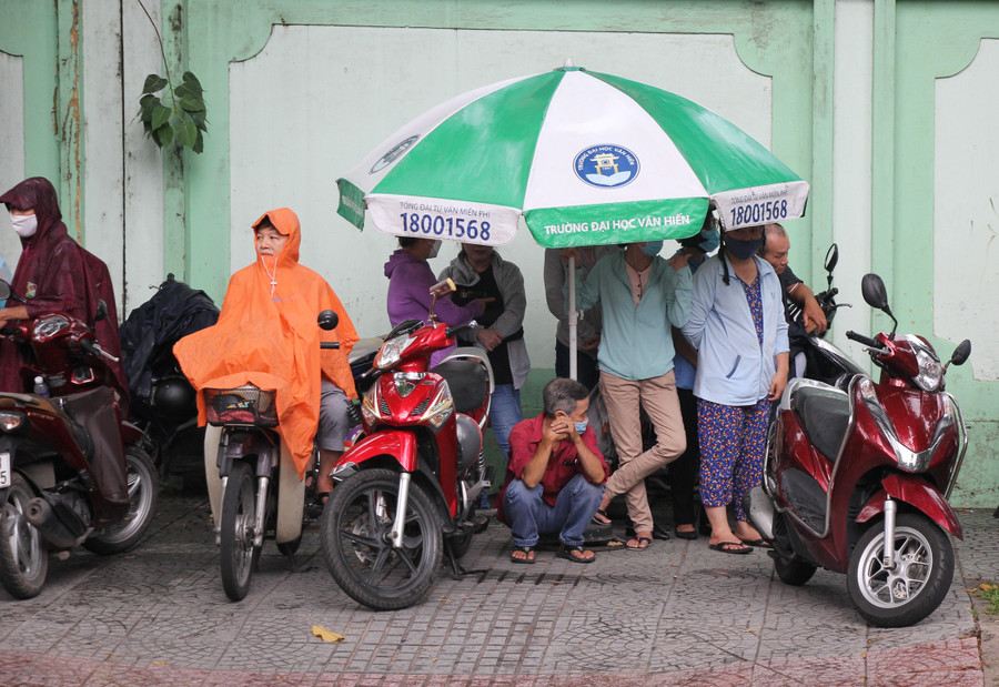 Các phụ huynh đều mong con mình có đủ tinh thần, tự tin để chuẩn bị bước vào kỳ thi quan trọng.
