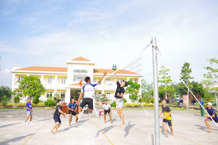 Các đơn vị tổ chức giao lưu bóng chuyền.