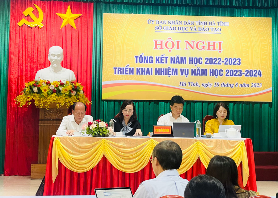 Toàn cảnh hội nghị. Toàn cảnh hội nghị.